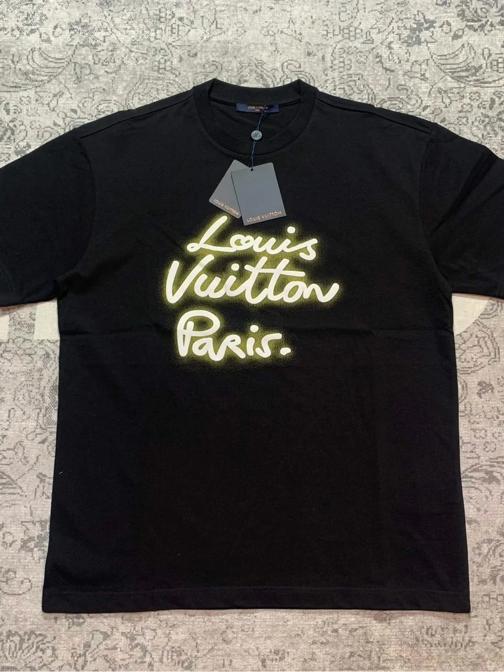 Louis Vuitton Logo T-Shirt Men’s Size Medium - Picture 1 of 5
